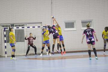 El equipo teldense pasa a cuartos de final tras ganar a HZRK Grude (43-18)/TA.